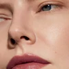 Kép 6/7 - MÁDARA Dazzle Nights Szatén fényű krémes ajakrúzs - Charisma (3,8 g)