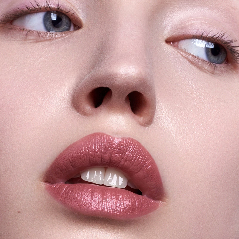Mádara Velvet Wear Matt krémes ajakrúzs (3,8 g)