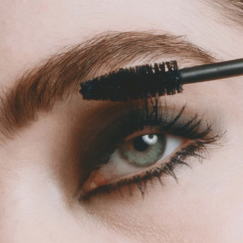 Mádara Come Closer Infinite Lash szempillaspirál (6 ml)
