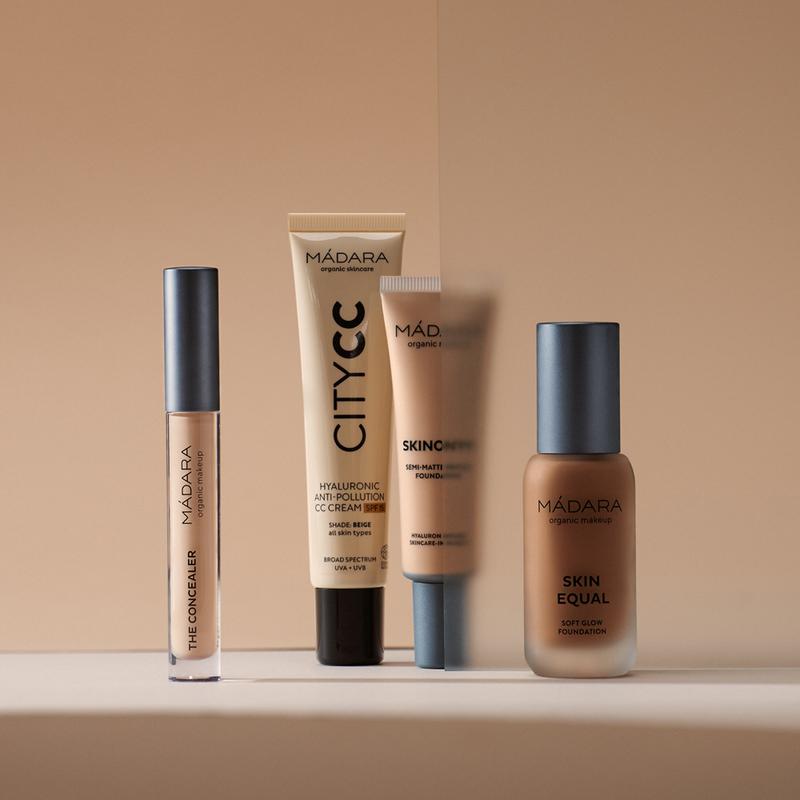 Mádara Skinonym Matt hatású alapozó peptidekkel 