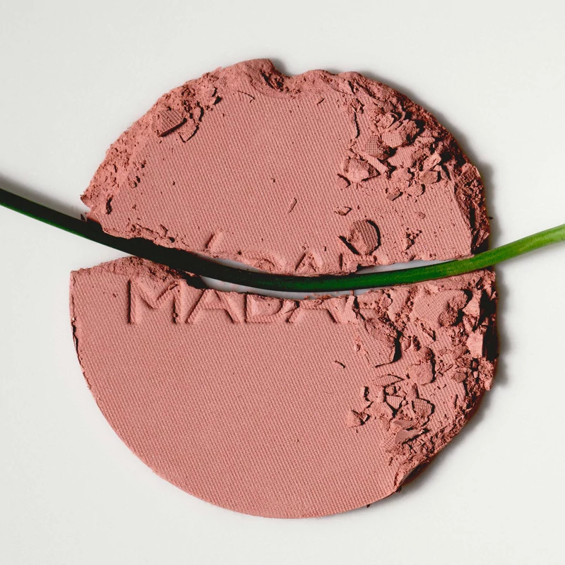 MÁDARA MAGNETIC BLUSH Ásványi pirosító - Bare blossom (6 g)