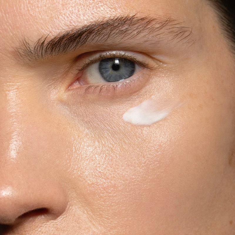 Mádara Retinol Alternative Szemkörnyékápoló szérum (15 ml)