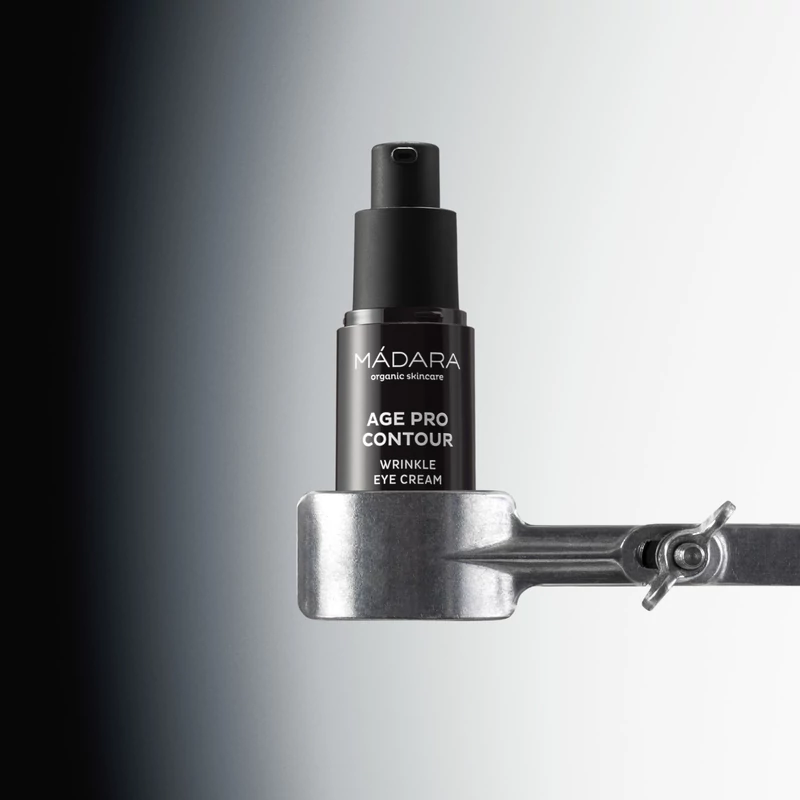 Mádara AGE PRO SMOOTH Bőröregedésgátló Szemránckrém (15 ml)